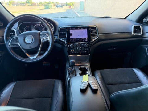 2020 Jeep Grand Cherokee Laredo