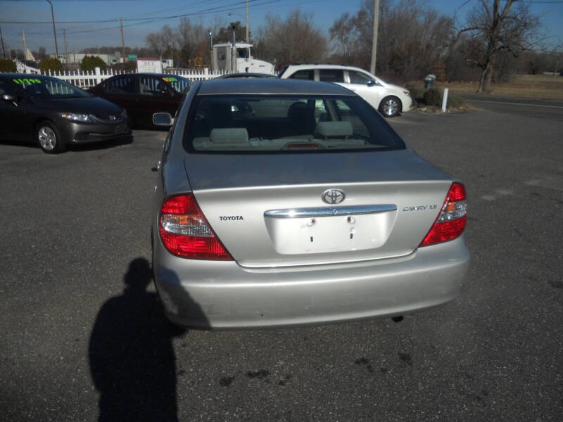 2003 Toyota Camry LE photo 11