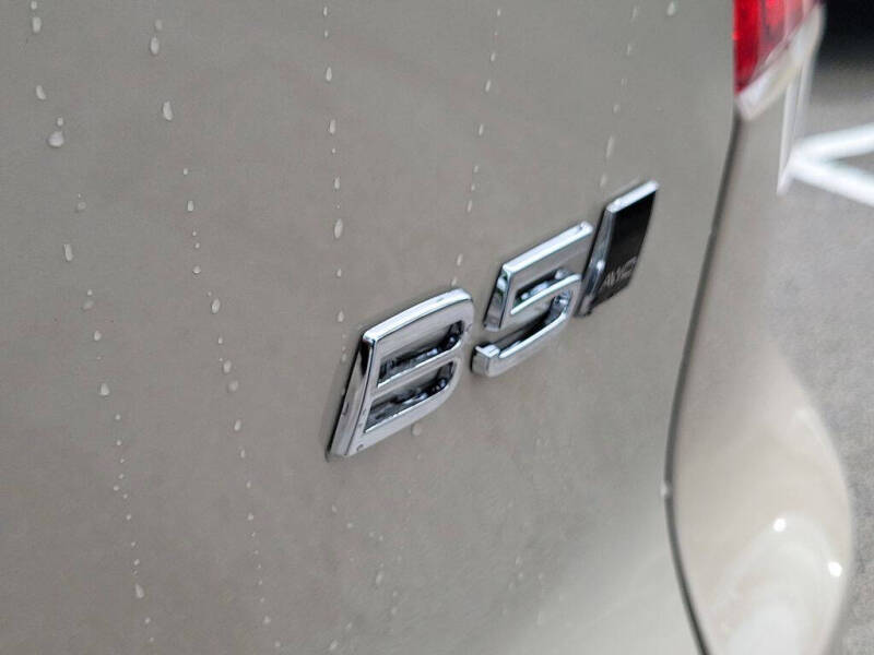 2026 Volvo XC40 B5 Core