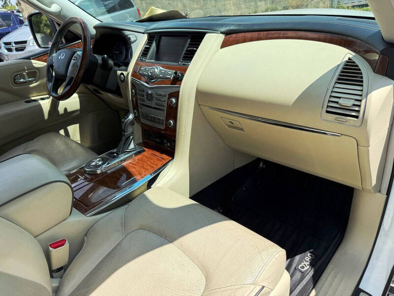 2019 Infiniti QX80 Luxe