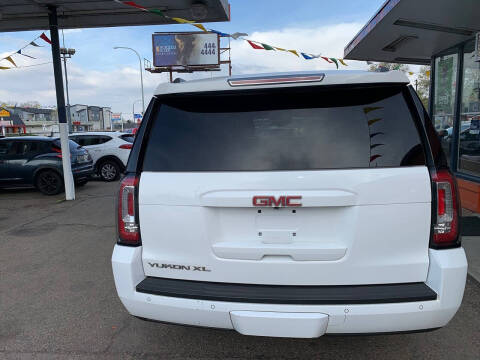 2017 GMC Yukon XL SLT