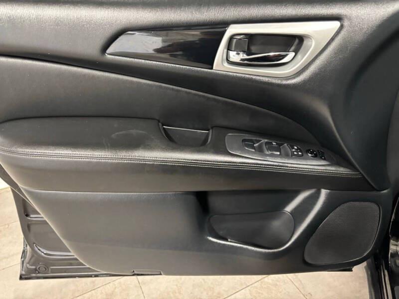 2019 Nissan Pathfinder S