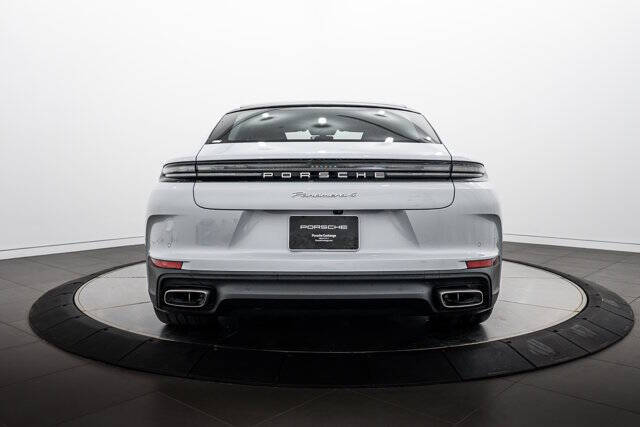 2026 Porsche Panamera 4