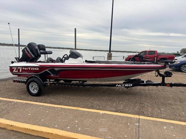 2015 Tracker NITRO Z7