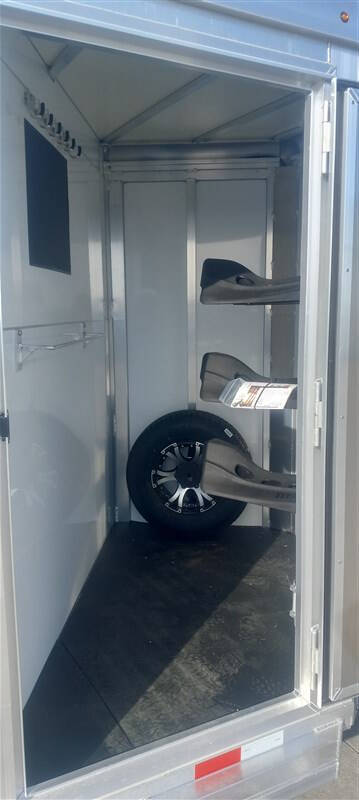 2023 Titan Trailer 3 Horse LIGHTNING