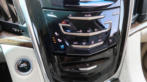 2018 Cadillac Escalade Luxury