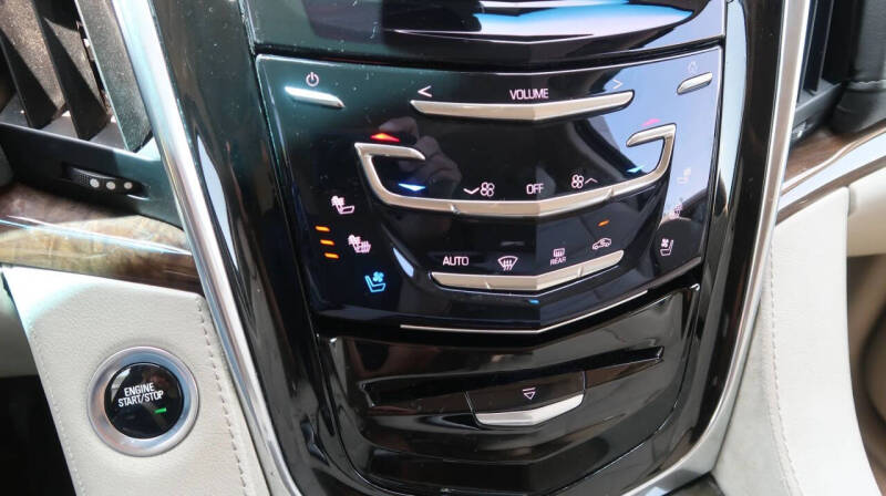 2018 Cadillac Escalade Luxury