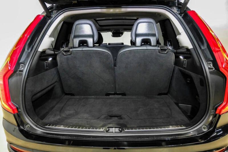 2017 Volvo XC90 T6 Momentum