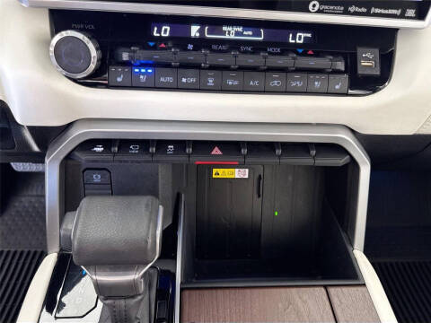 2024 Toyota Sequoia Capstone