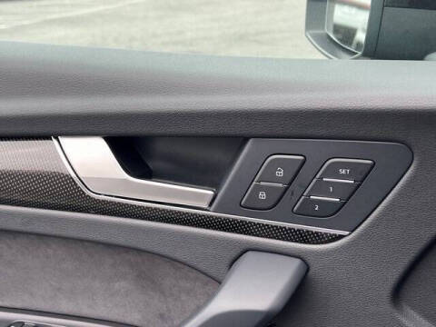 2025 Audi SQ5 3.0T quattro Premium Plus