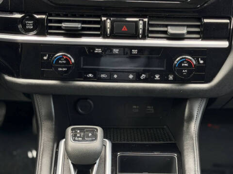 2025 Nissan Pathfinder SV
