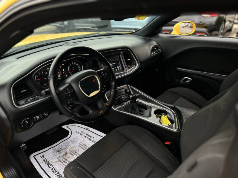 2017 Dodge Challenger SXT