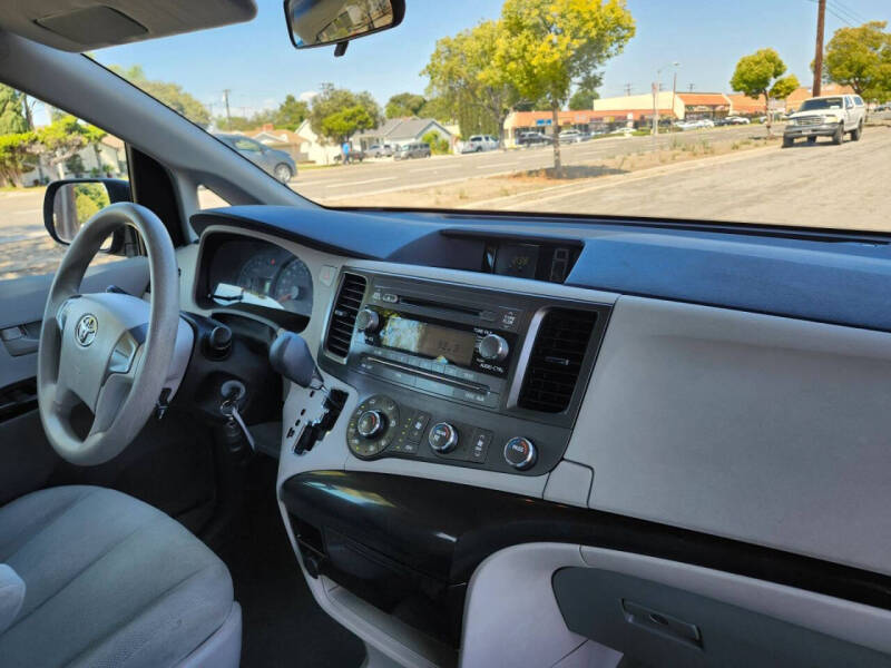 2012 Toyota Sienna