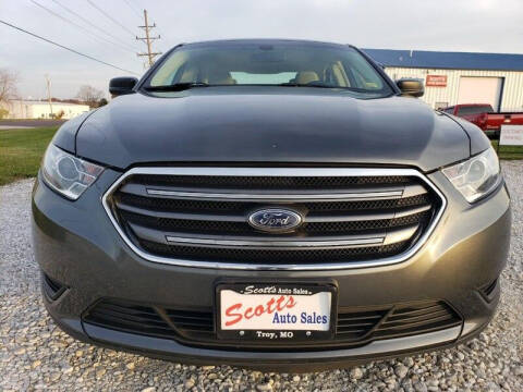 2017 Ford Taurus SE