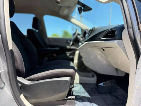 2017 Chrysler Pacifica Touring