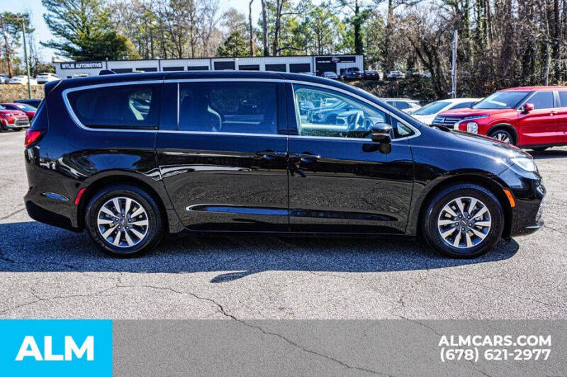 2024 Chrysler Pacifica Plug-In Hybrid Select