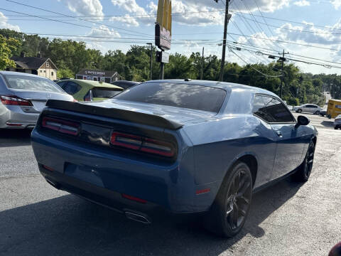 2021 Dodge Challenger SXT
