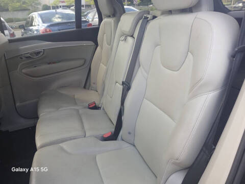 2016 Volvo XC90 T5 Momentum