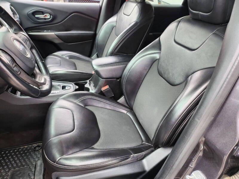 2019 Jeep Cherokee Latitude Plus