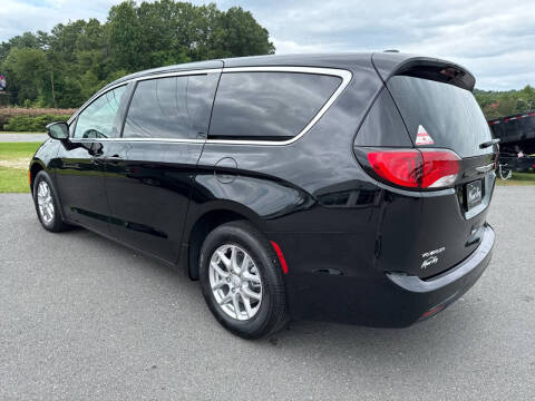 2026 Chrysler Voyager LX