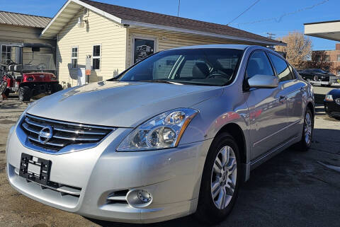 2010 Nissan Altima for sale at Adan Auto Credit in Effingham IL