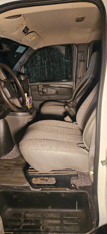 2004 Chevrolet Express 3500 LS