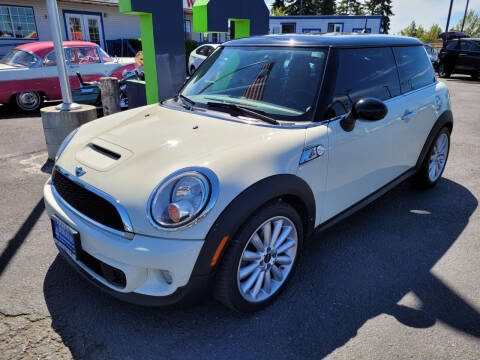 2011 MINI Cooper for sale at BAYSIDE AUTO SALES in Everett WA