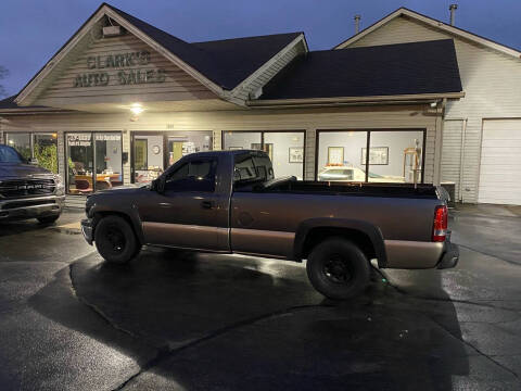 2000 Chevrolet Silverado 1500 for sale at Clarks Auto Sales in Middletown OH