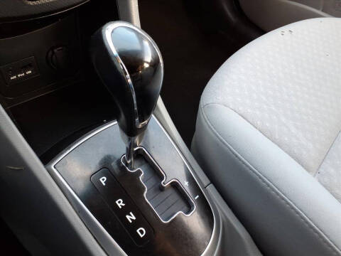 2012 Hyundai Accent SE