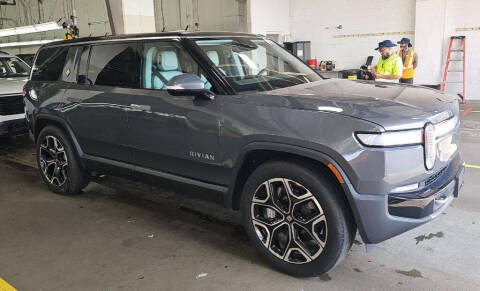 2024 Rivian R1S