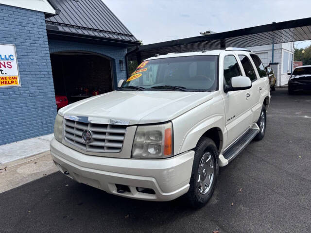 2005 Cadillac Escalade for sale at Michael Johnson @ Allens Auto Sales Hopkinsville in Hopkinsville, KY