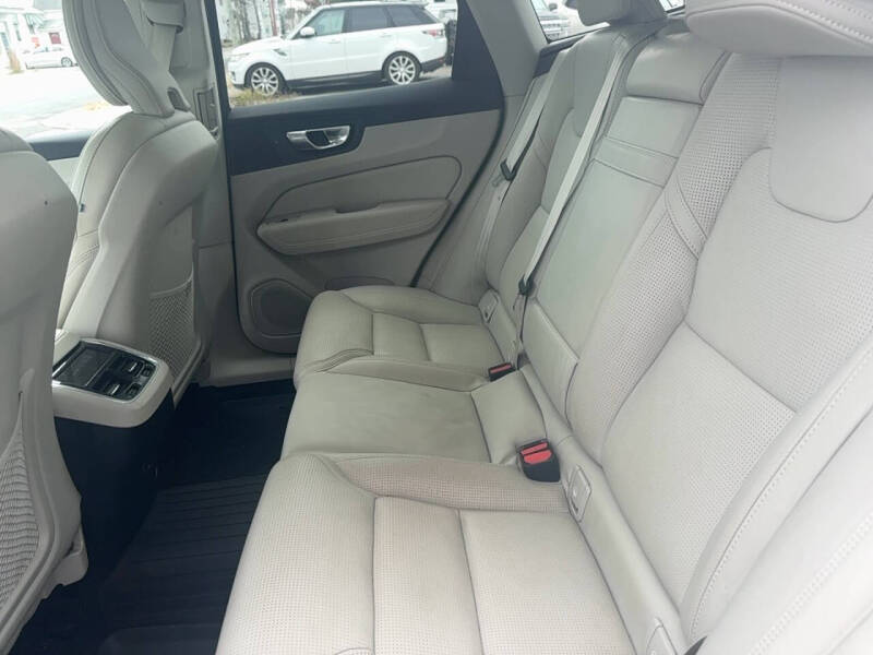 2021 Volvo XC60 T6 Inscription