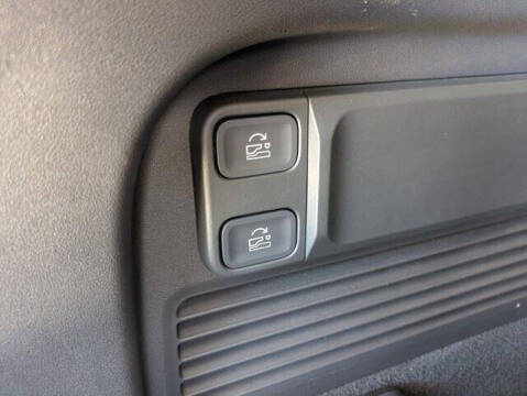 2022 Rivian R1S Launch Edition