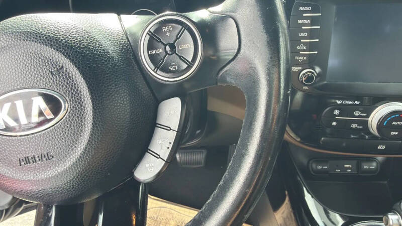 2016 Kia Soul +