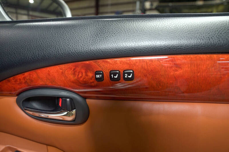 2004 Lexus SC 430