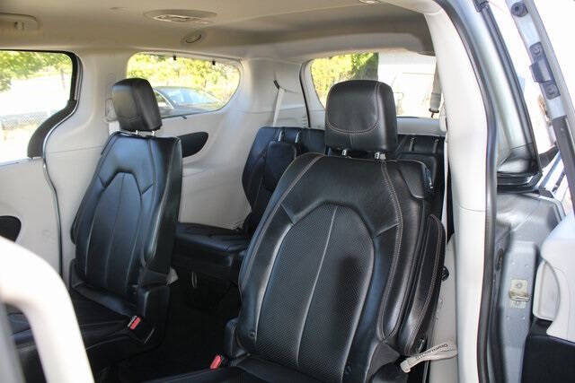 2020 Chrysler Pacifica Touring L