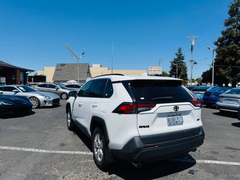 2021 Toyota RAV4 XLE