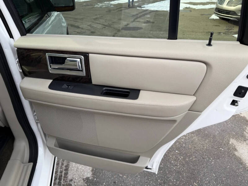 2016 Lincoln Navigator Select