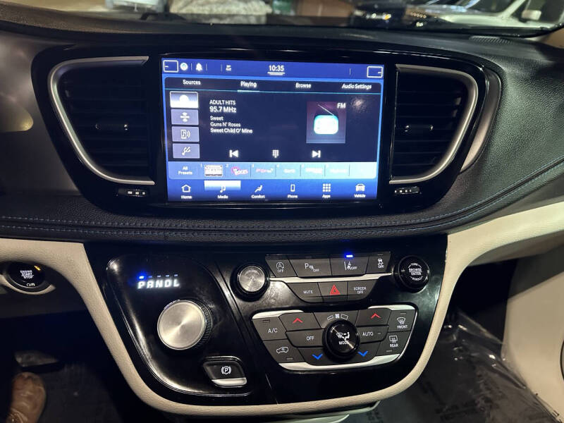 2021 Chrysler Pacifica Touring