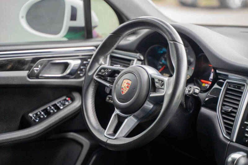 2015 Porsche Macan S