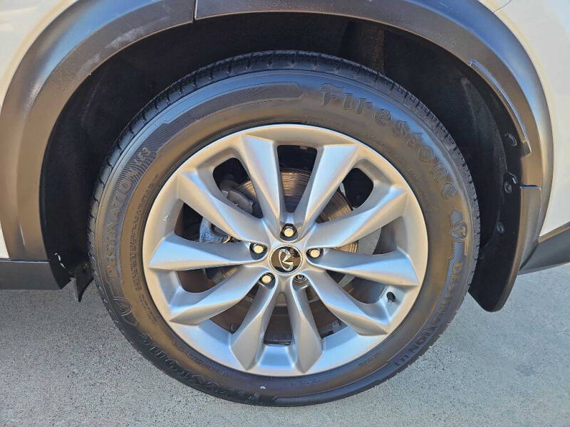 2019 Infiniti QX50 Essential