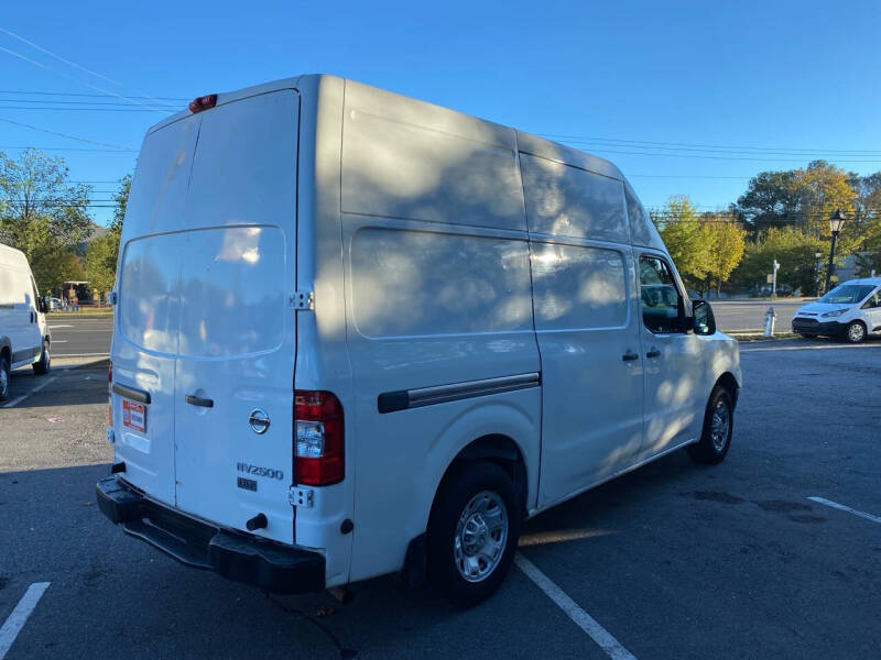 2013 Nissan NV Cargo SV photo 4