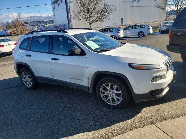 Used 2015 Jeep Cherokee Sport with VIN 1C4PJLAB8FW695217 for sale in Burlington, WA