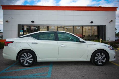 2020 Nissan Altima for sale at Car Depot in Miramar FL