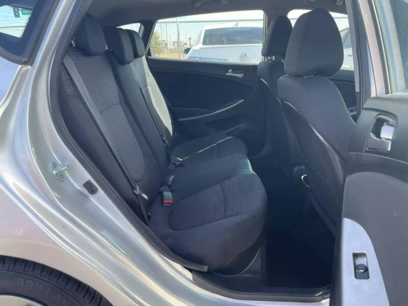 2017 Hyundai Accent SE