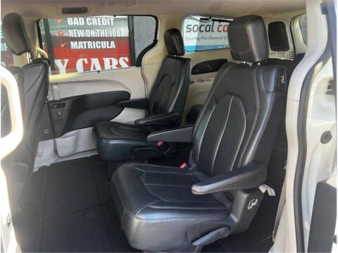 2017 Chrysler Pacifica Touring-L Plus