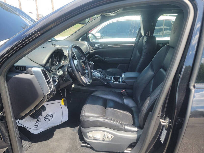 2017 Porsche Cayenne Platinum Edition