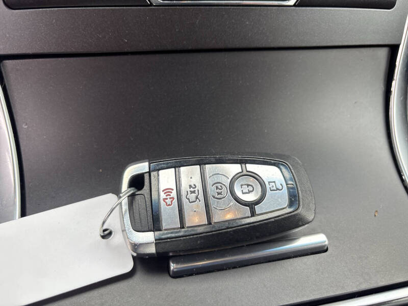 2019 Ford Edge Titanium