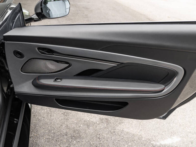 2025 Aston Martin Vanquish