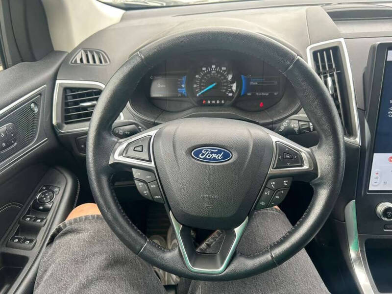 2023 Ford Edge Titanium